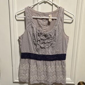 Floreat Anthropologie Gray & Purple Embroidered Ruffle Top size 8